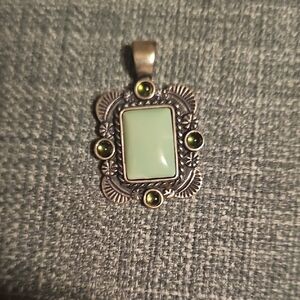 Sterling Silver Carolyn Pollack Peridot Elegant Silver and Green Pendant